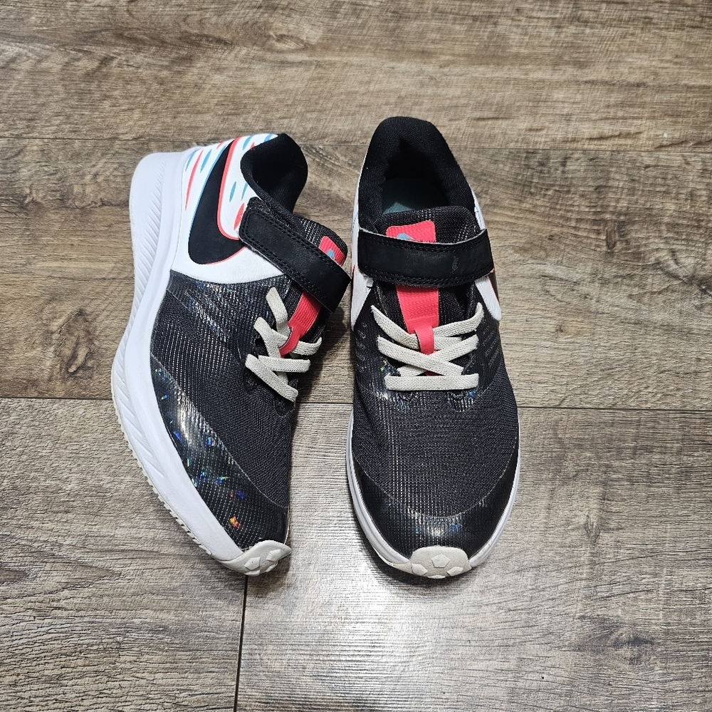 NIKE Runfast sneaker youth girls 3Y